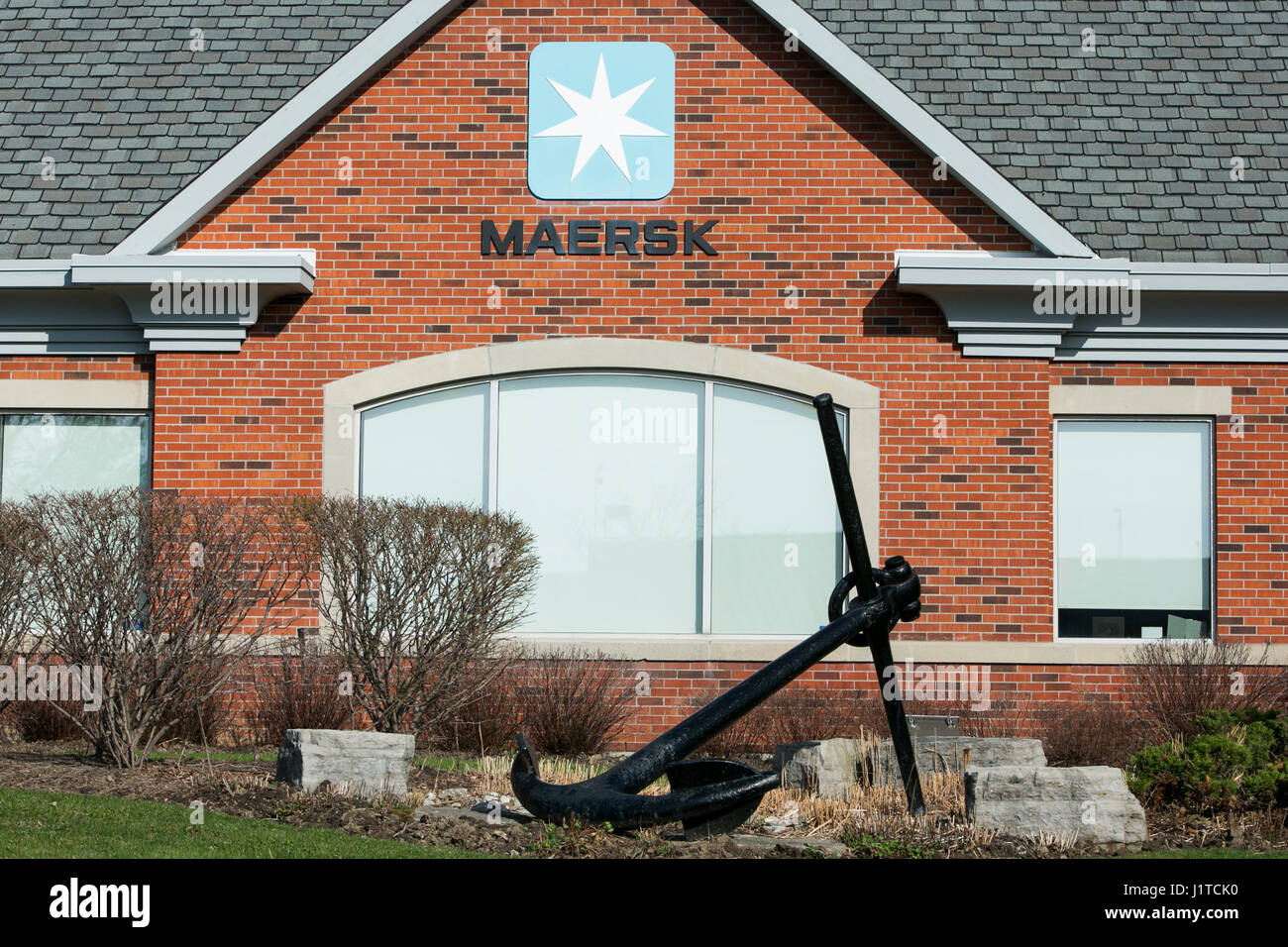 Un logo affiche à l'extérieur d'un établissement occupé par Maersk à Mississauga, Ontario, Canada, le 16 avril 2017. Banque D'Images
