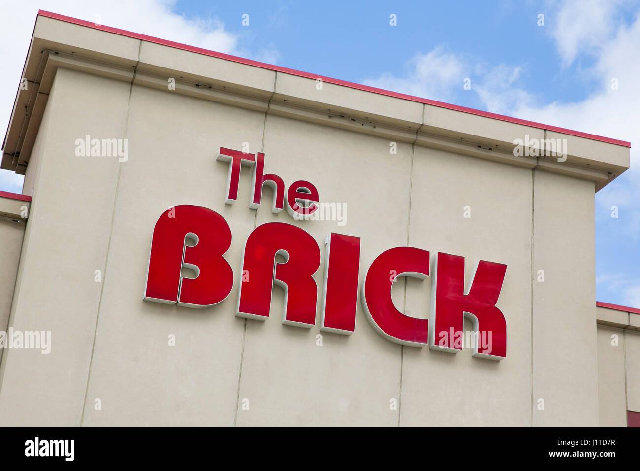 Un logo affiche à l'extérieur d'un magasin de détail de la brique à Mississauga, Ontario, Canada, le 16 avril 2017. Banque D'Images