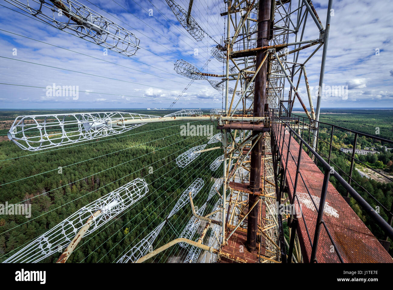 L'un des bâtiments de Tchernobyl-2 base militaire près de Duga-3