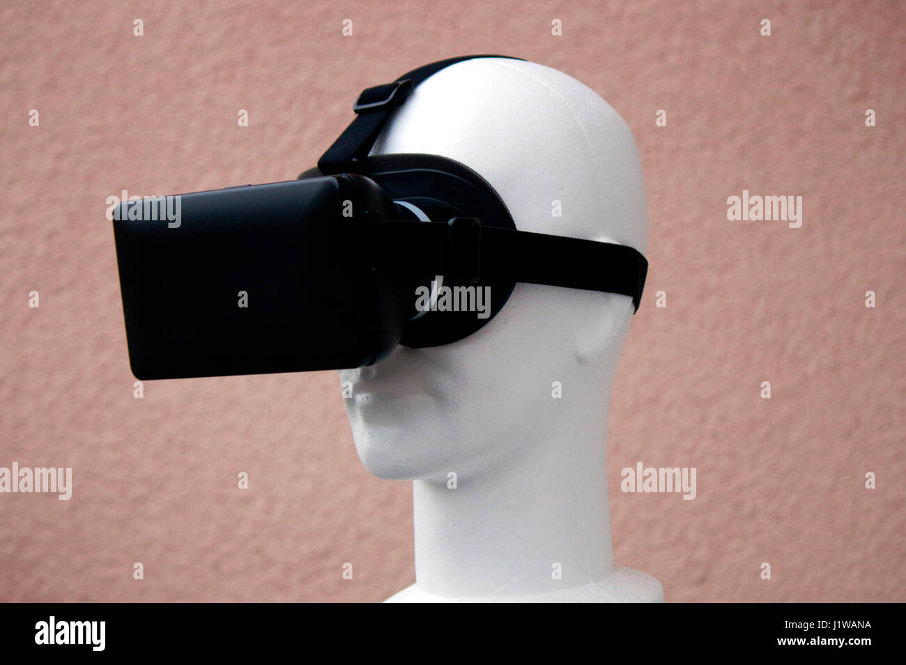 Symbolbild VR/ Virtuelle Realitaet - Datenbrille. Banque D'Images