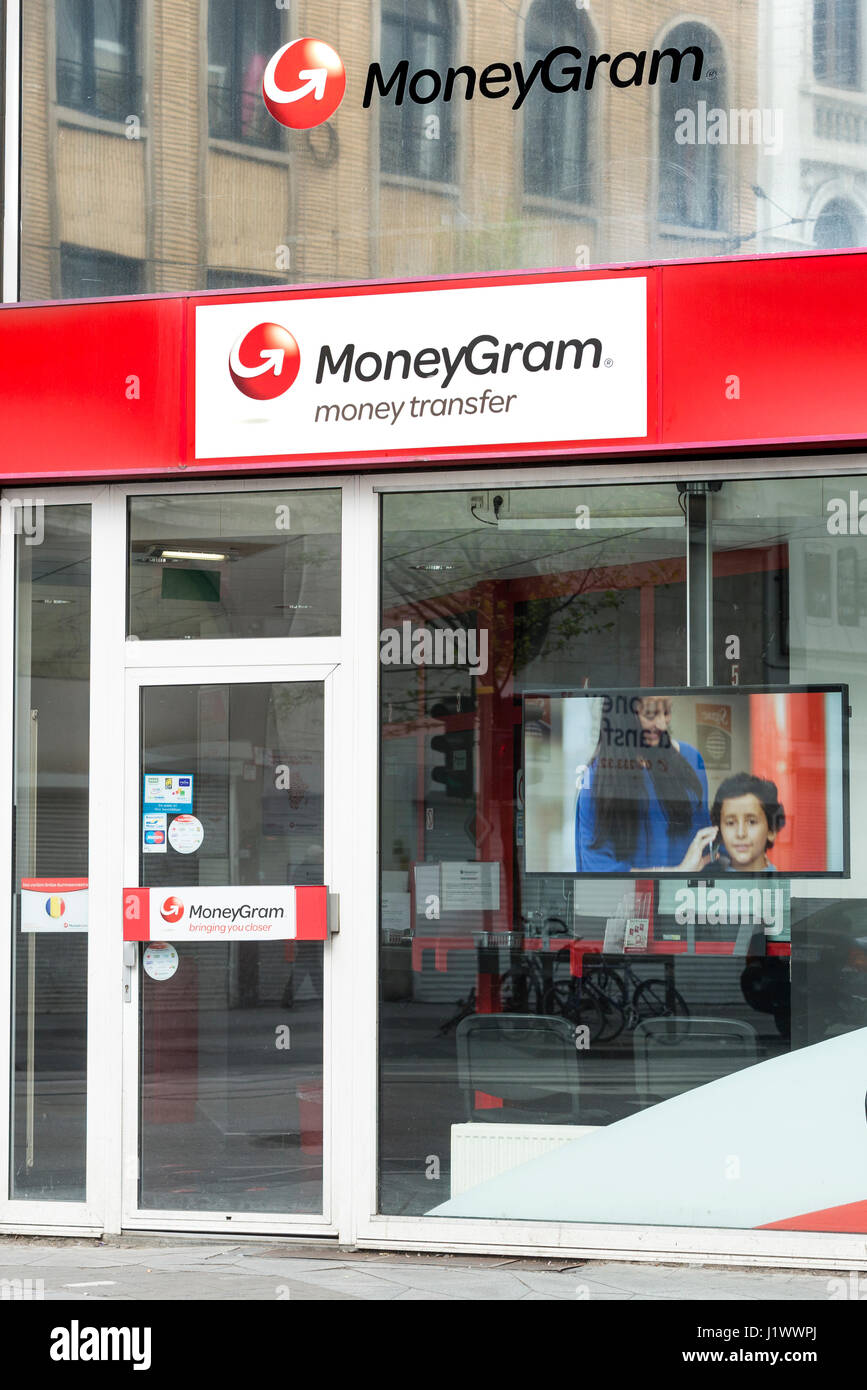 Moneygram sign Banque de photographies et d’images à haute résolution ...