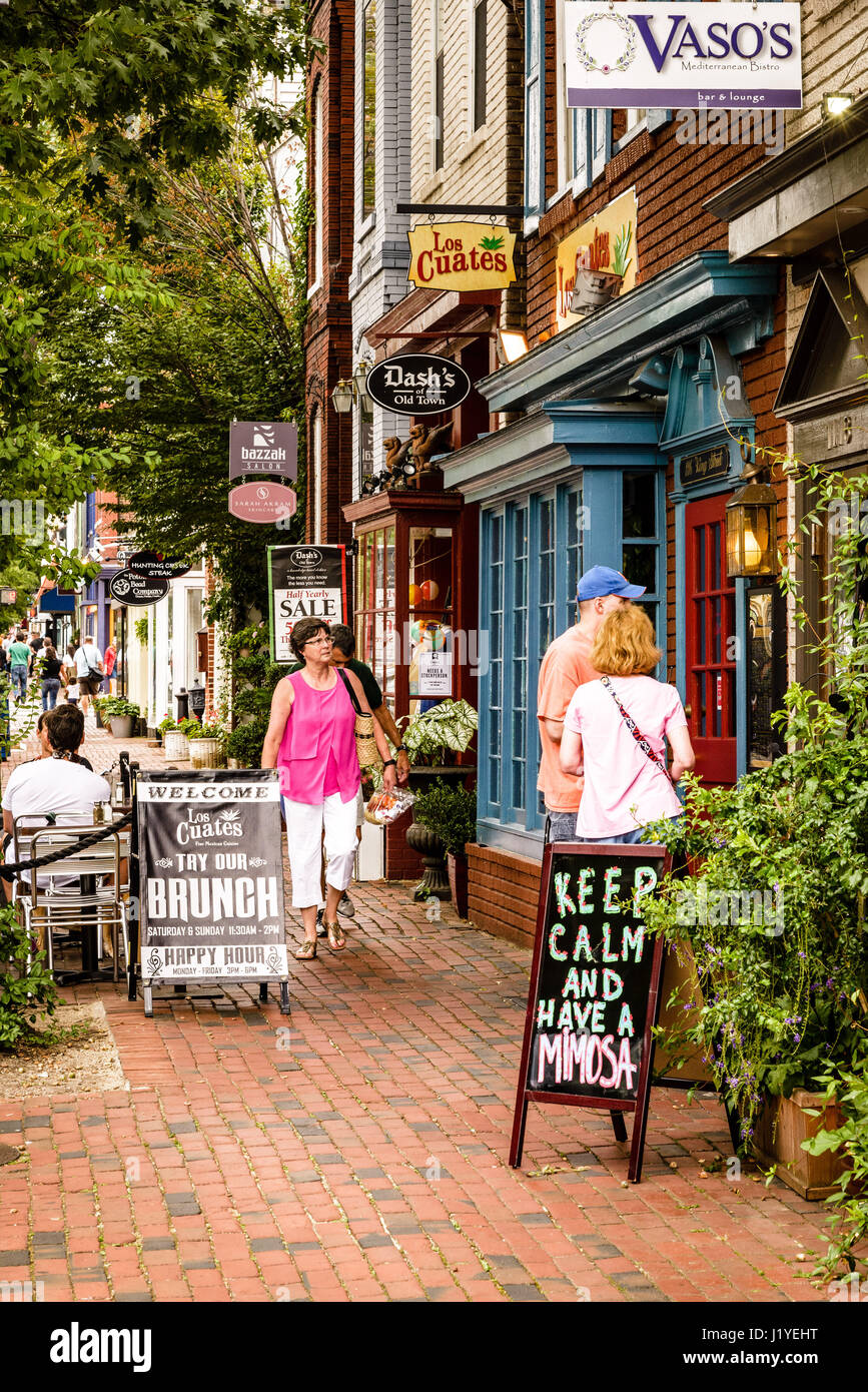 Boutiques sur la rue King, la vieille ville d'Alexandria, Virginie Banque D'Images
