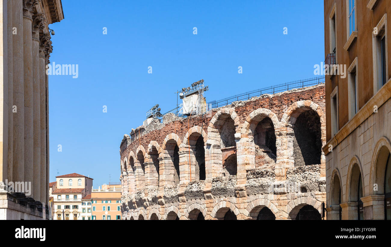 Voyage d'Italie - Arena di Verona ancien amphithéâtre romain dans la ville de Vérone au printemps Banque D'Images