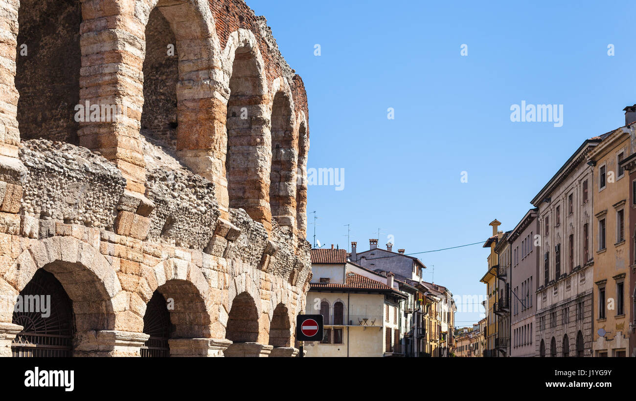 Voyage d'Italie - vue de l'Arena di Verona ancien amphithéâtre romain dans la ville de Vérone au printemps Banque D'Images