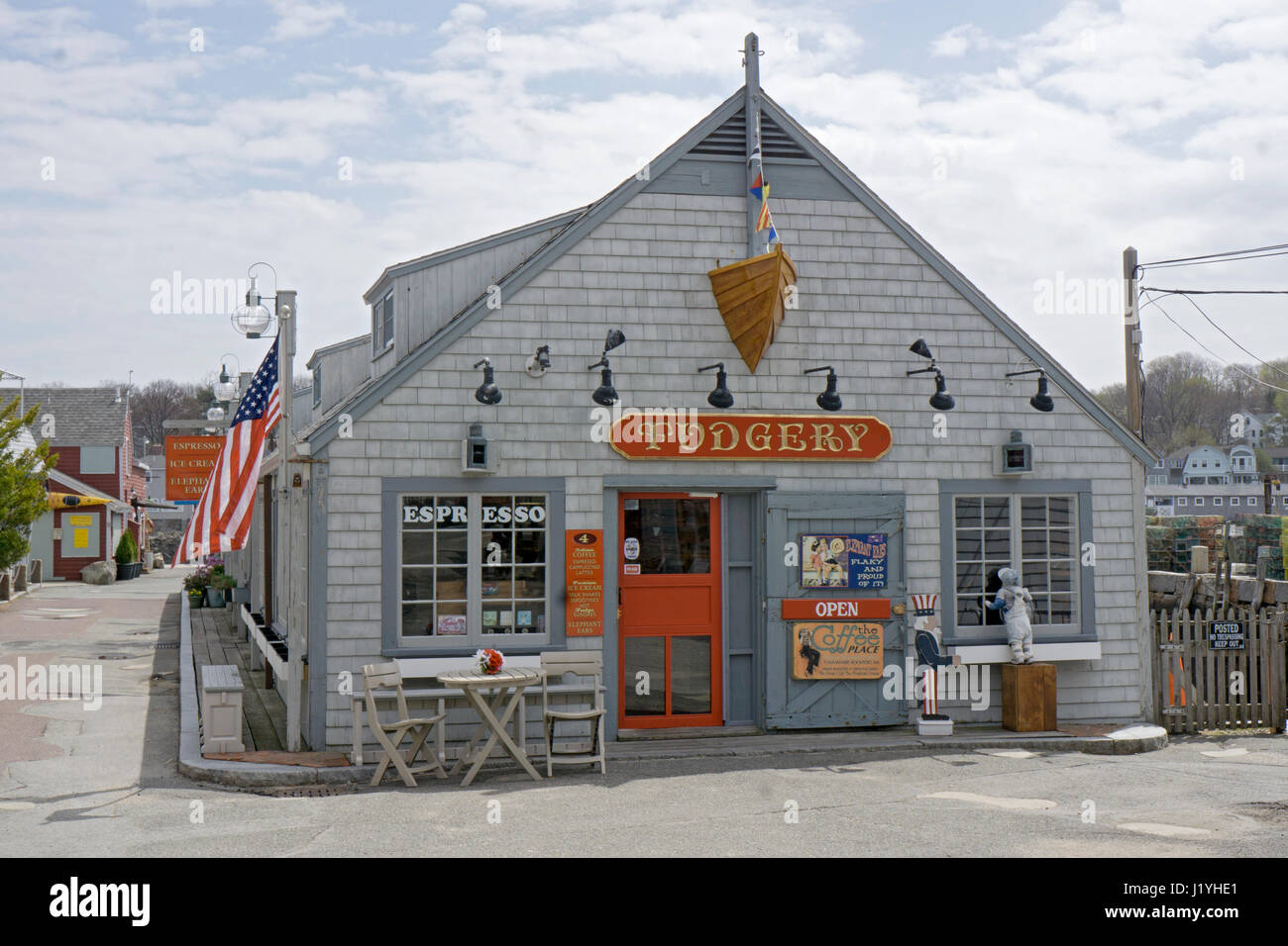 L'extérieur de la Fudgery à Rockport, Massachusetts où le fudge fait main est produit pour une foule en grande partie touristique. Banque D'Images