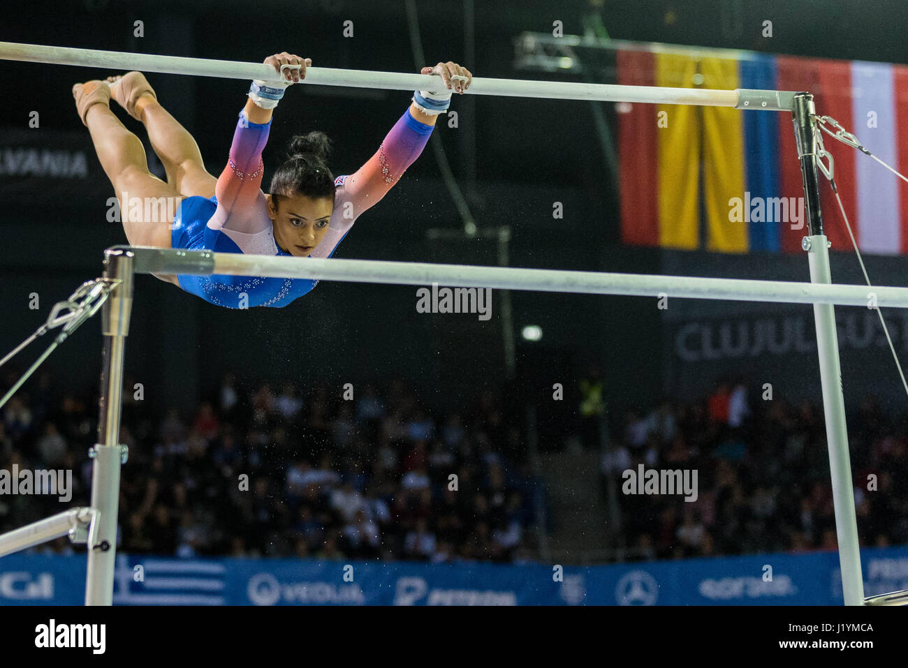 Elissa Downie (GBR) joue sur les barres asymétriques au cours de l'appareil de femmes finales à l'hommes et des femmes dans les Championnats de gymnastique artistique de Cluj Napoca, Roumanie. 22.04.2017 Photo : Catalin Soare/dpa Banque D'Images