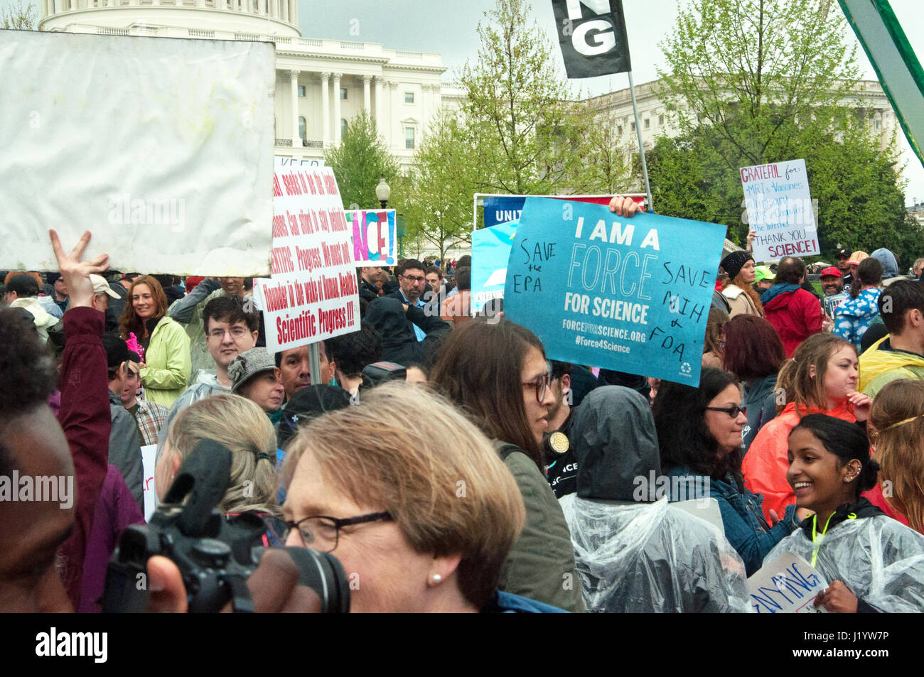 Washington DC, USA. 22 avril, 2017. Les manifestants participer à la marche de la science. Kirk Treakle/Alamy Live News Banque D'Images