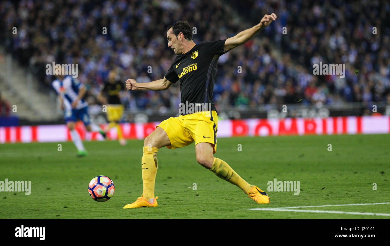 Une action de Diego Godin au cours de la Liga match entre le RCD Espanyol vs Atlético de Madrid au stade du RCD à Cornellá de Llobregat, Barcelone, Espagne, le 22 avril 2017 . Banque D'Images