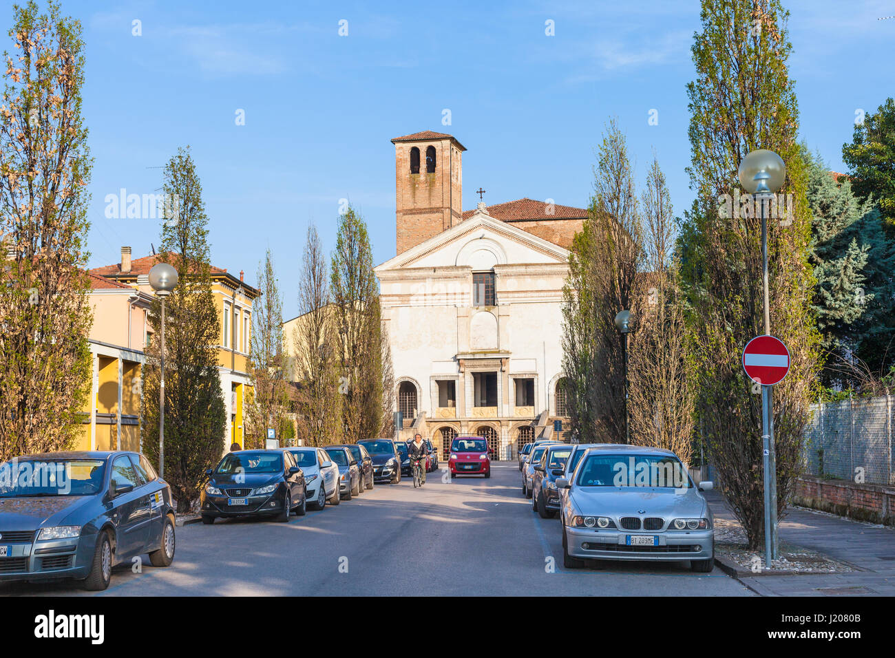 Mantoue, ITALIE - 31 mars 2017 : avis de Chiesa di San Sebastiano de Viale Rimembranze à Mantoue ville au printemps. Mantoue (Mantova) est une ville Lombardie Banque D'Images