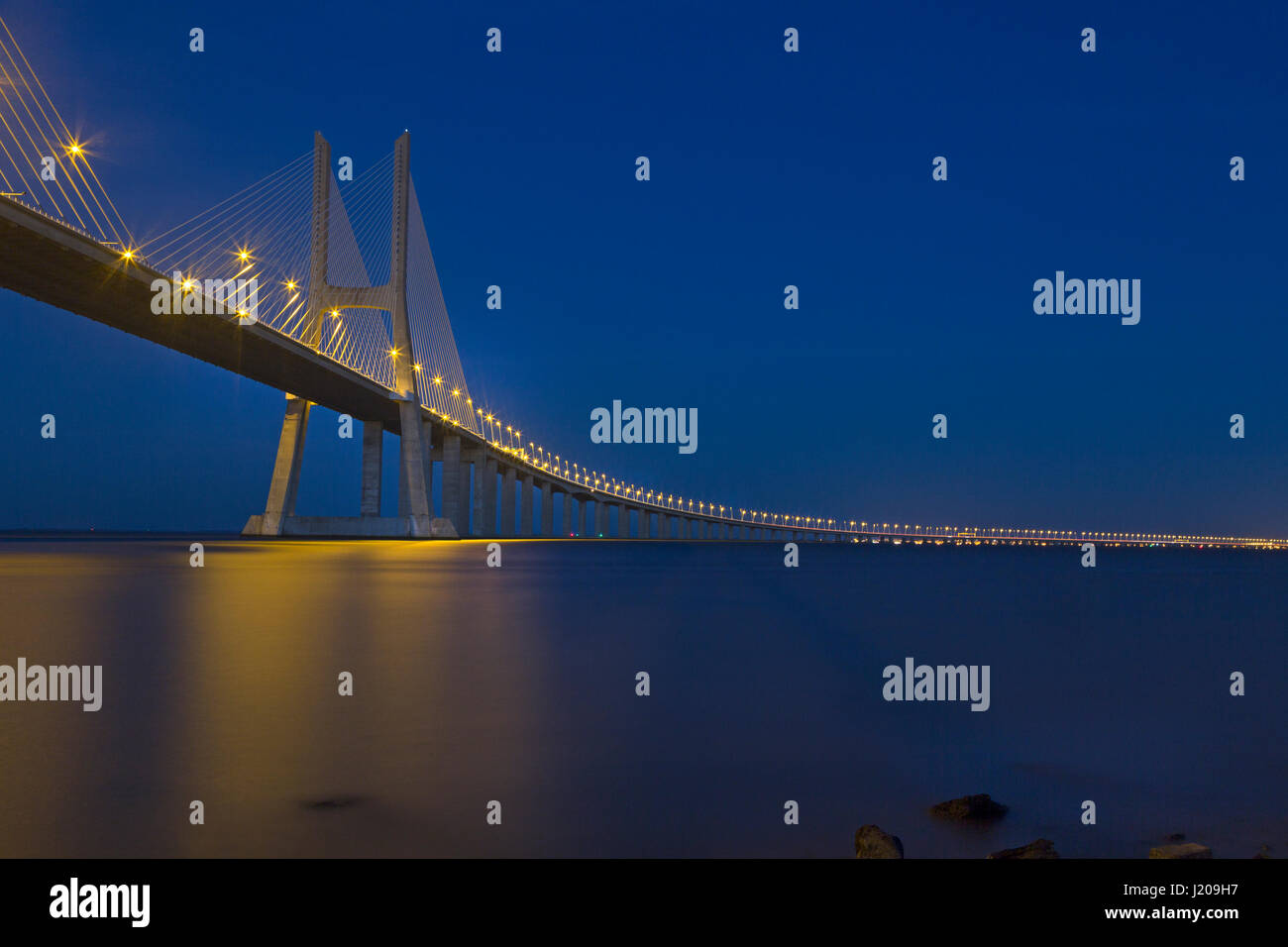Pont Vasco da Gama sur le Rio Tejo, Lisbonne, Portugal, Europe Banque D'Images