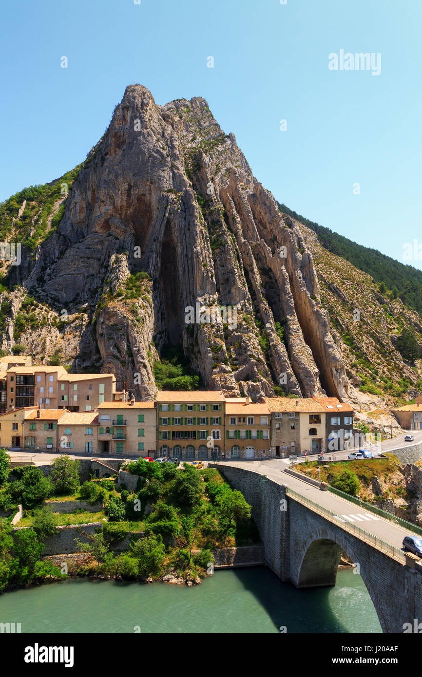 Sisteron charmante ville médiévale dans la province Alpes-de-Haute-Provence en france,europe Banque D'Images