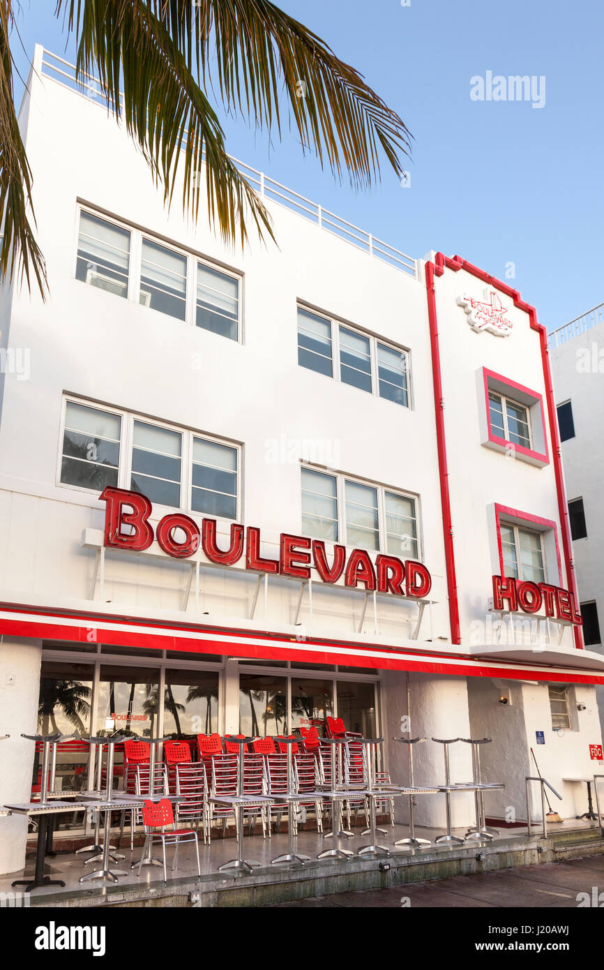 Miami, FL, USA - 10 mars 2017 : l'extérieur de l'hôtel Boulevard Art Déco de Miami Beach. Florida, United States Banque D'Images