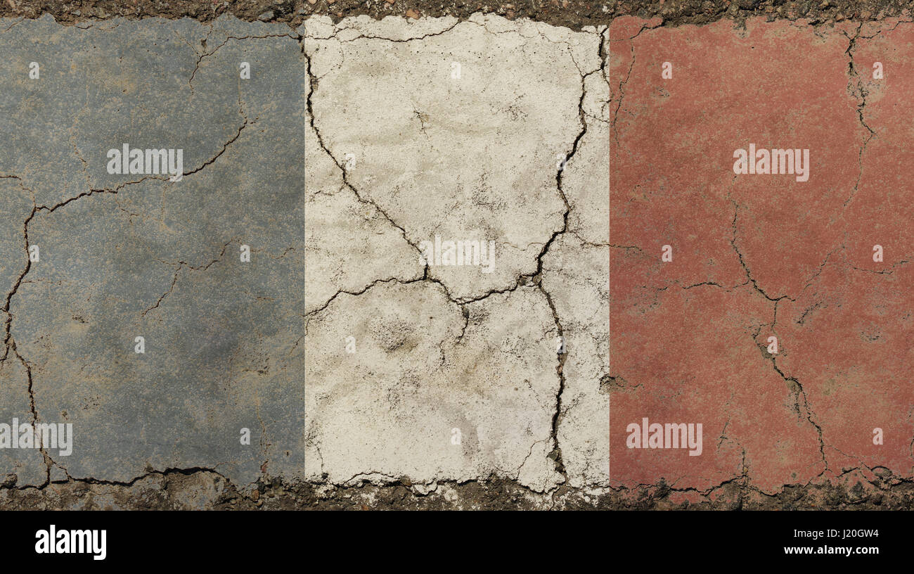 Old grunge vintage décolorée en détresse France sale minable république drapeau national contexte le mur de béton brisées avec des fissures Banque D'Images