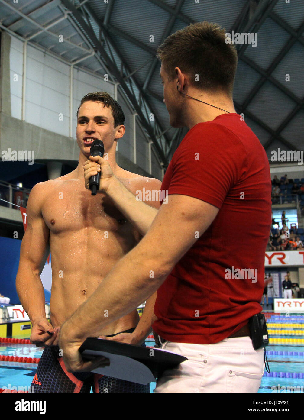 Benjamin est fier interview après avoir remporté le 50m papillon lors de la sixième journée des Championnats de natation britannique 2017 à Sheffield, Ponds Forge. Banque D'Images