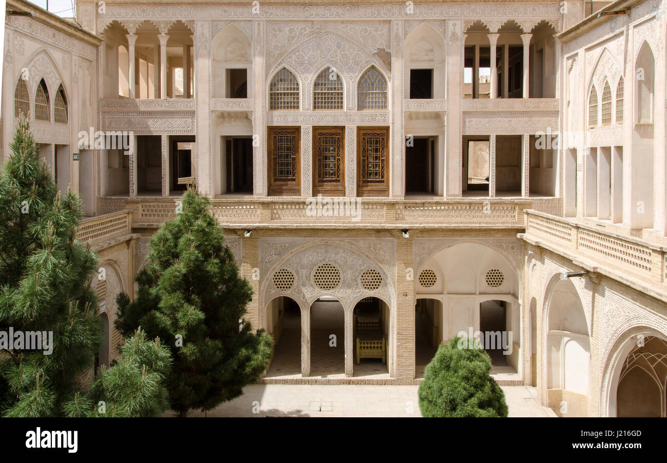 Agha Bozorg mosquée historique et l'école théologique à Kashan, Iran a été construit à la fin du 18e siècle par le maître-mimar Ustad Haj Sa'ban-ali. Banque D'Images