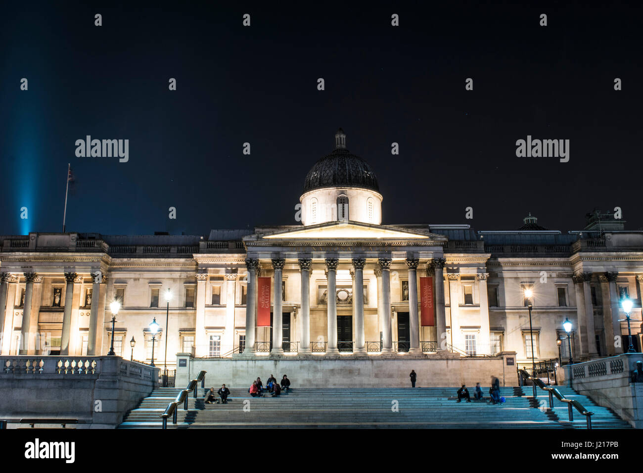 Le Musée des beaux-arts par nuit. Avril 2017, Londres, Royaume-Uni. Banque D'Images