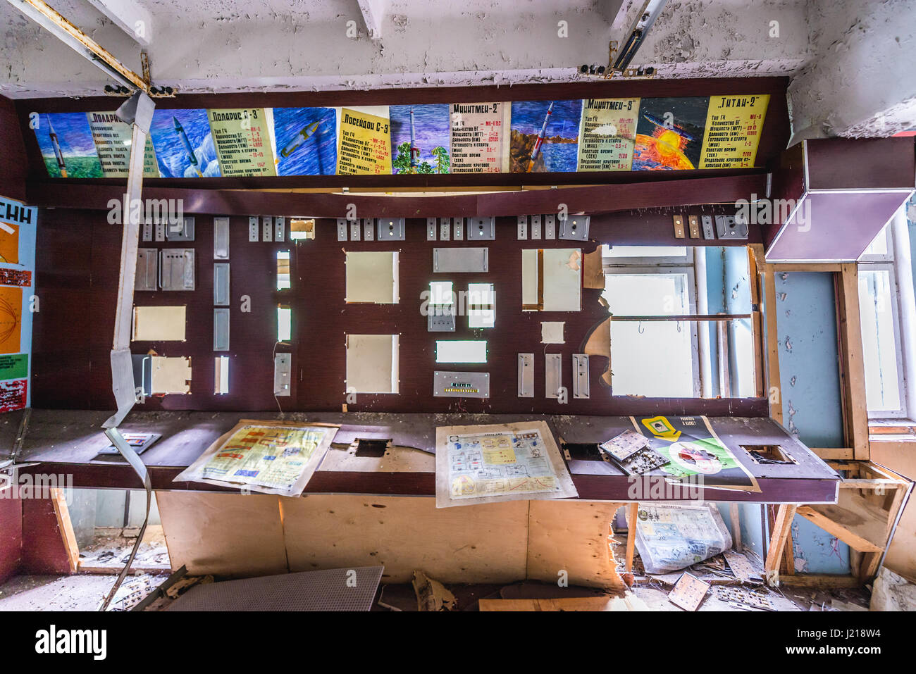 Dans la salle de contrôle de la construction du centre de commande du système radar soviétique Duga à Tchernobyl-2 base militaire, zone d'aliénation de Tchernobyl en Ukraine Banque D'Images