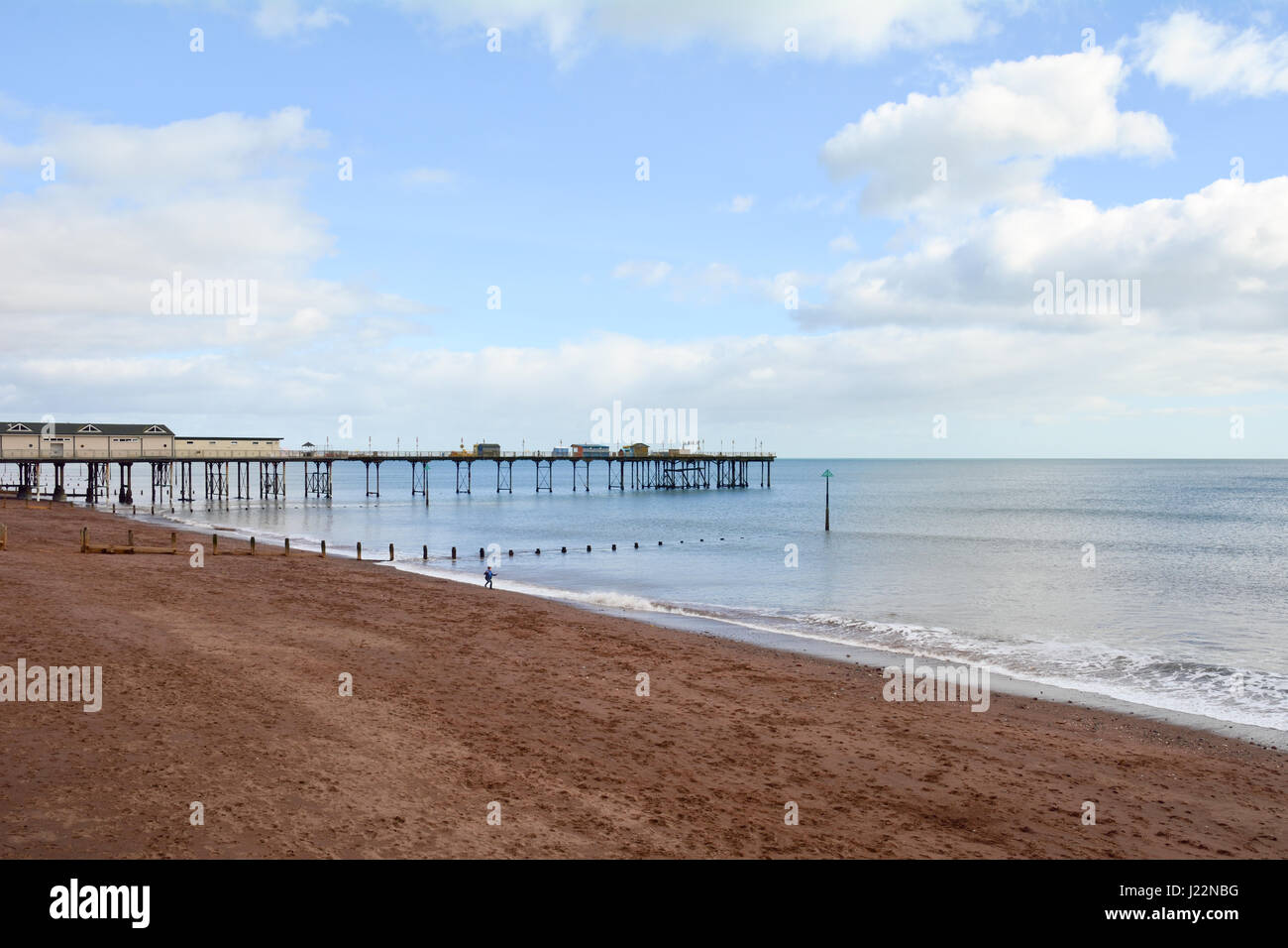 Teignmouth Grand Pier une attraction touristique populaire à Teignmouth Devon, Angleterre - la jetée victorienne a été construite en 1865 par Joseph Wilson Banque D'Images