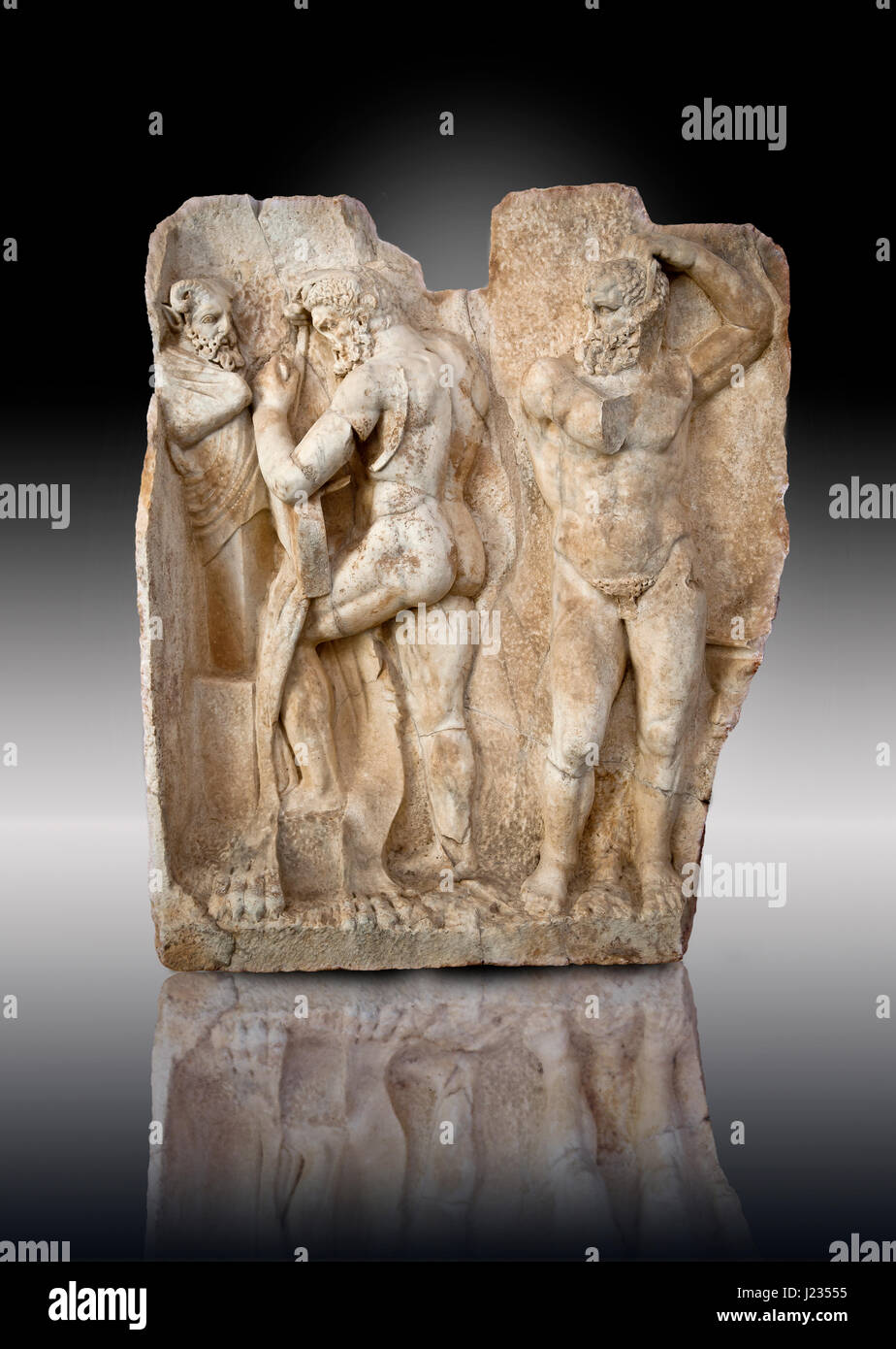 Temple romain relief frise d'Herakles se prépare à attaquer le géant libyen Antaios. Aphrodisias Aphrodisias, musée, Turquie. Héraclès Banque D'Images