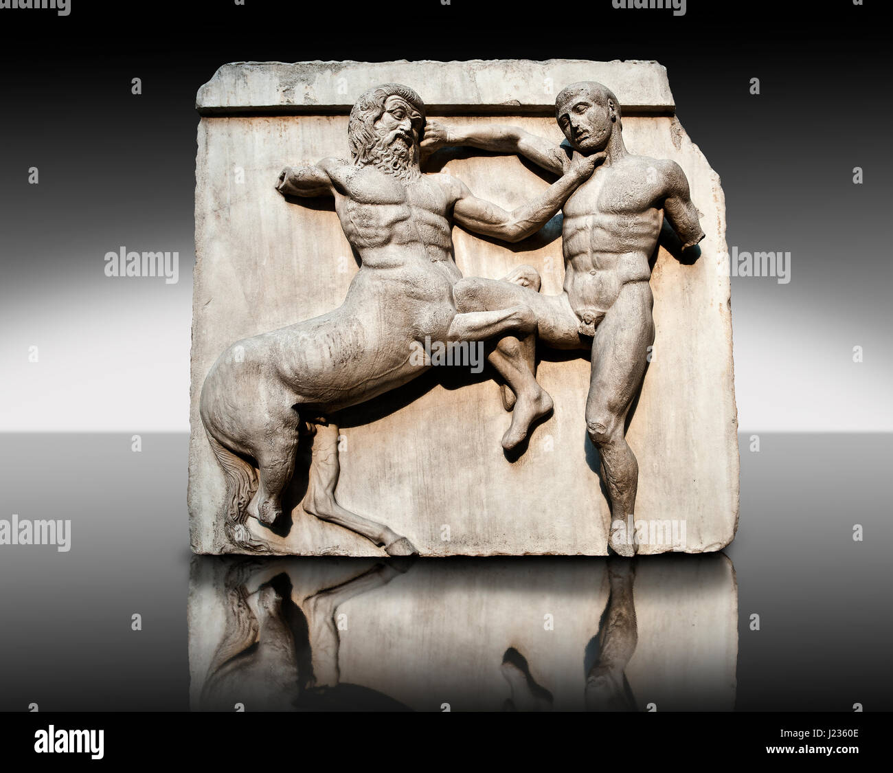 Sculpture de Lapiths Centaures et combattre à partir de l'angle sud-Metope du Parthénon sur l'acropole d'Athènes no XXXII. Aussi connu sous le nom de Banque D'Images