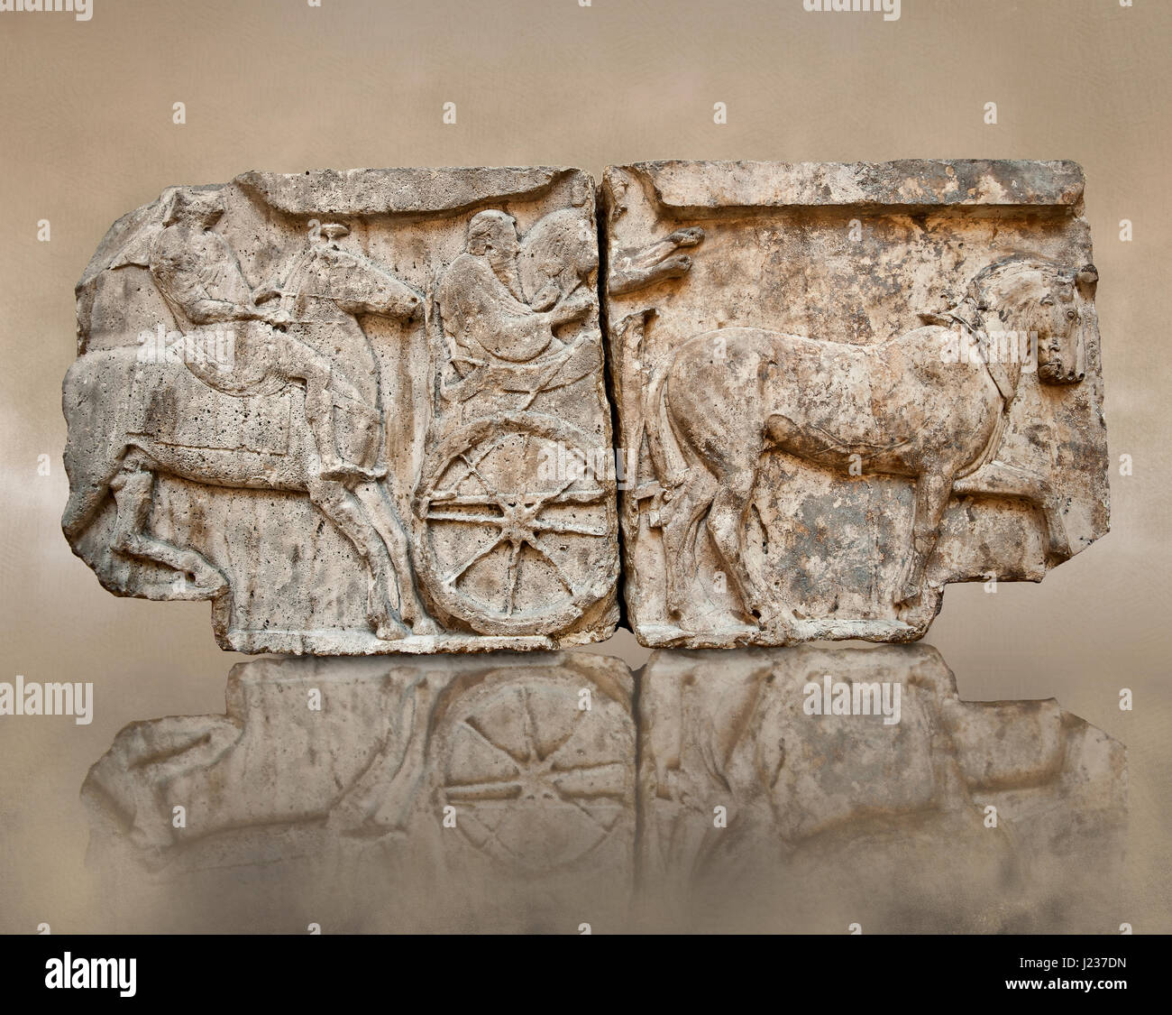 Défilé de char et cavaliers de gel les héros culte de l'acropole de Xanthos, pensé pour être les sanctuaires de guerriers mythiques de la tro Banque D'Images