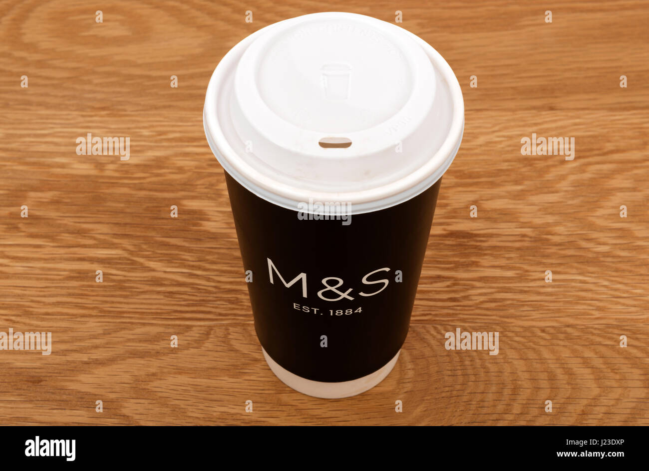 M&S La tasse de café à emporter Banque D'Images