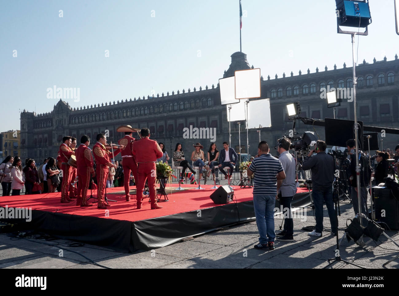 Le tournage de l'émission de télévision du matin Despierta America dans le Zocalo de Mexico City, Mexique Banque D'Images