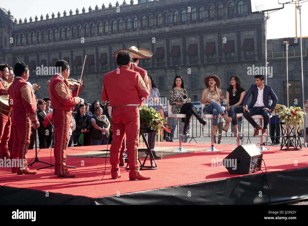 Le tournage de l'émission de télévision du matin Despierta America dans le Zocalo de Mexico City, Mexique Banque D'Images