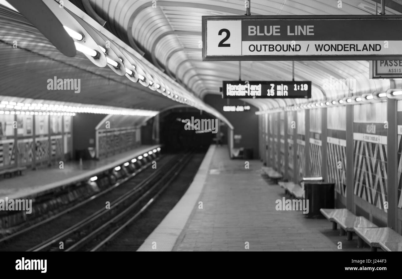 Ligne bleue du métro Banque d'images noir et blanc Alamy