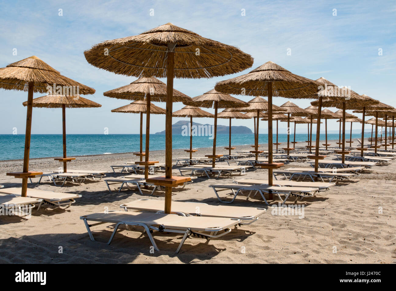 Parasols sur la plage de Gerani, Crete Banque D'Images