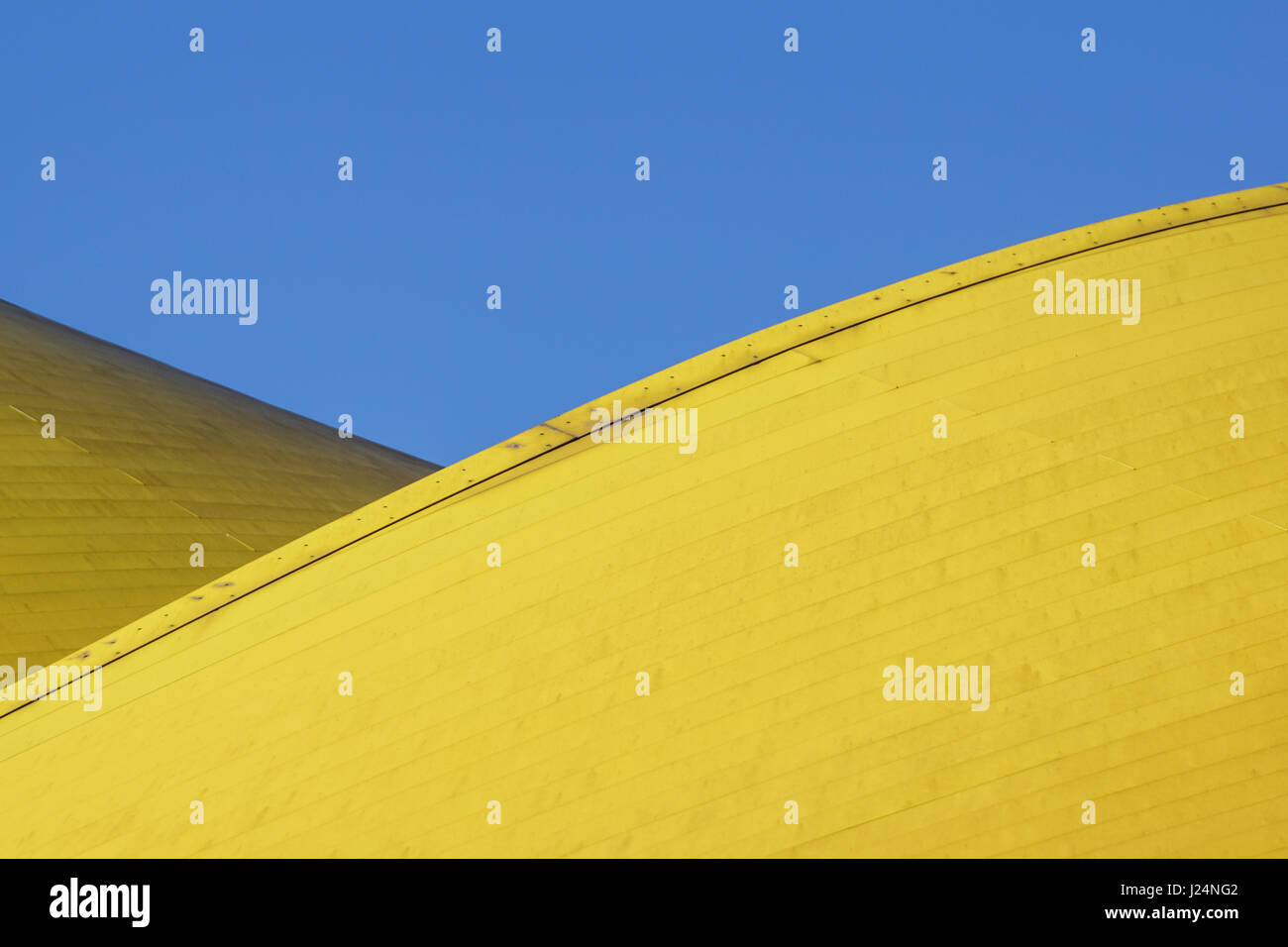 Résumé détail architectural . L'architecture moderne, de panneaux sur la façade de l'immeuble. Banque D'Images