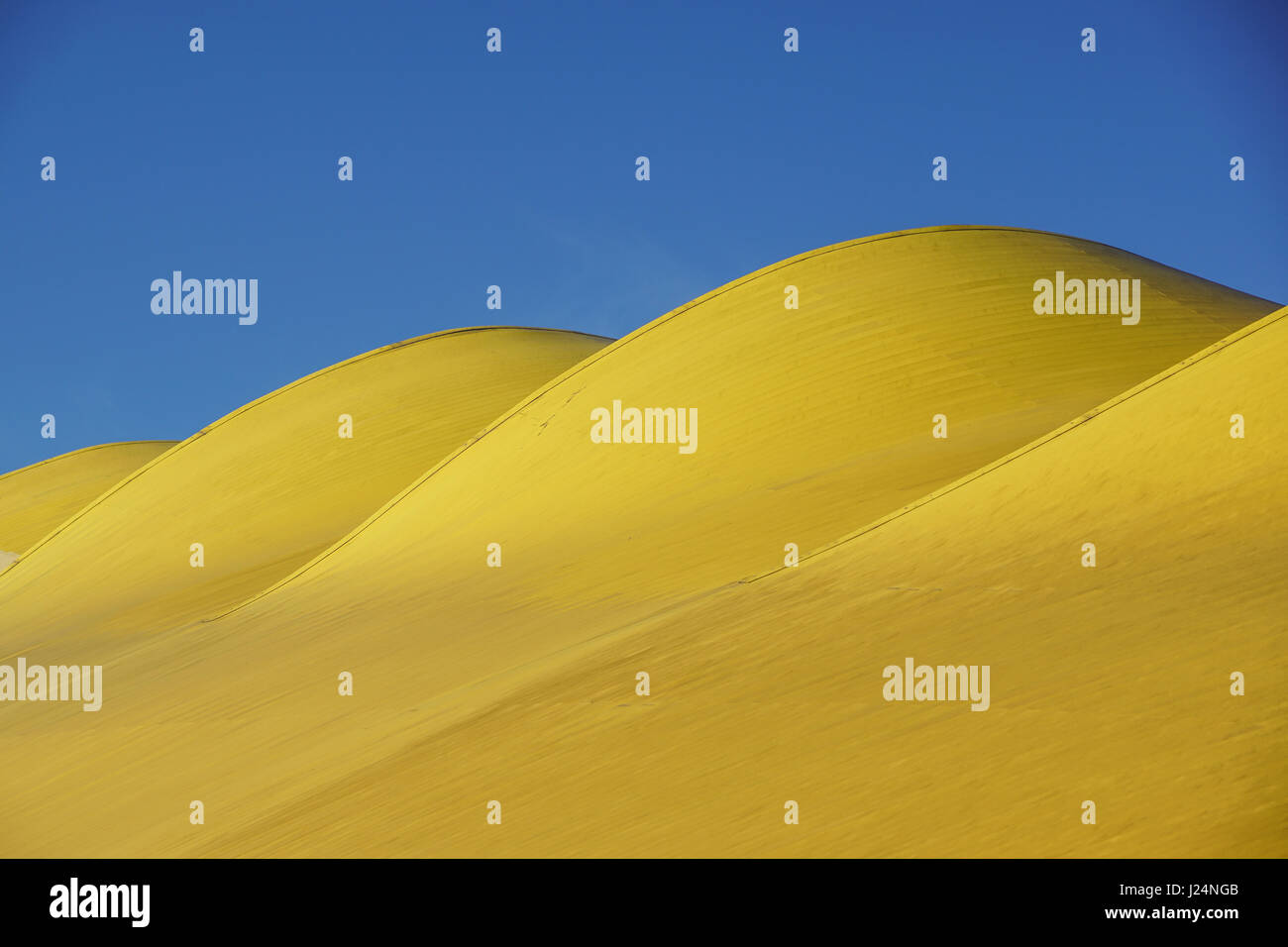 Résumé détail architectural . L'architecture moderne, de panneaux sur la façade de l'immeuble. Banque D'Images