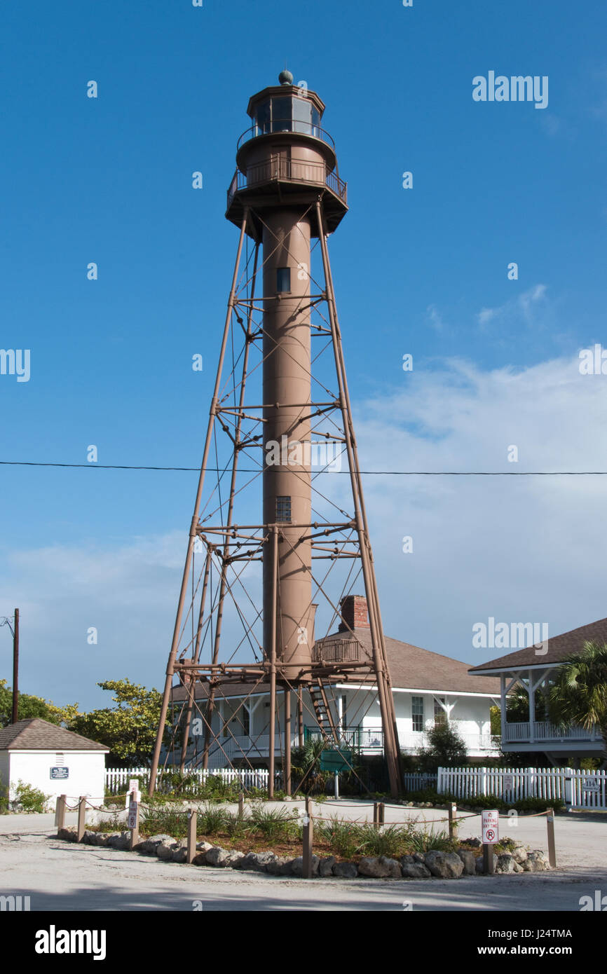 Le 98-pieds de haut phare de Sanibel Island de fer a d'abord éclairé en 1884, sur l'île de Sanibel, une île près de Fort Myers, en Floride. Banque D'Images