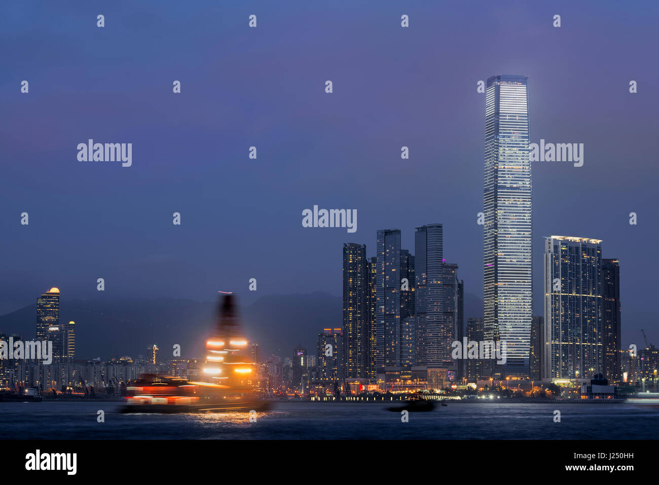 La nouvelle ville de Kowloon et de Hong Kong, le plus haut bâtiment de l'International commerce center ICC, Hong Kong, Chine. Banque D'Images