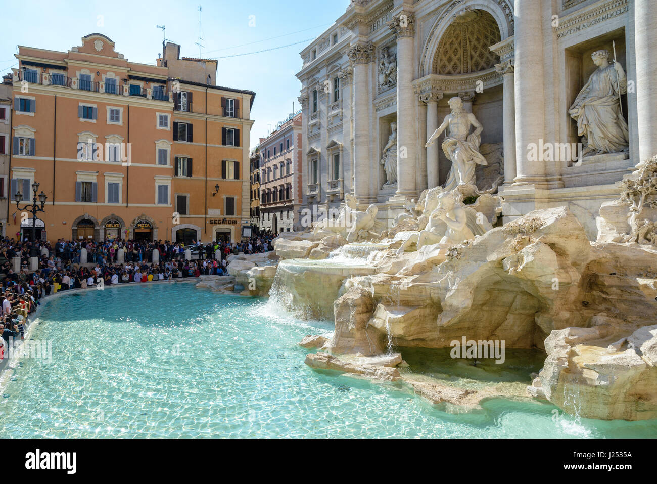 Vue de la fontaine de Trevi à Rome, Italie Banque D'Images
