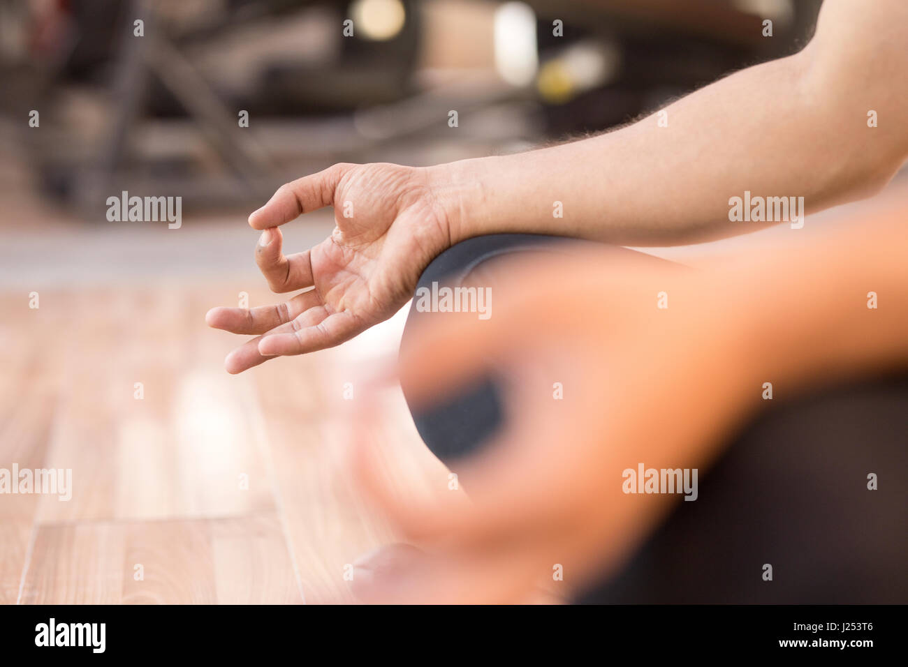 Close-up of man meditating Banque D'Images