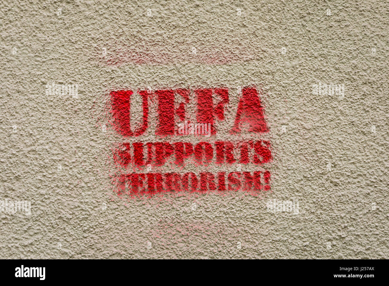 L'UEFA (Union des Associations Européennes de Football) prend en charge les graffiti terorism Banque D'Images