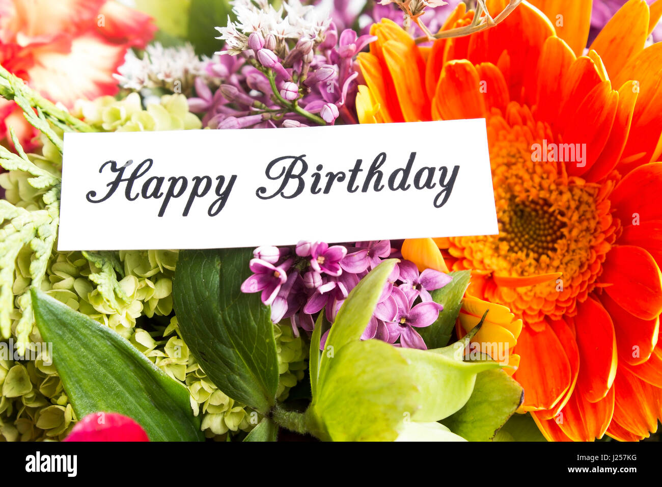 Joyeux Anniversaire Carte Avec Bouquet De Fleurs De Printemps Photo Stock Alamy