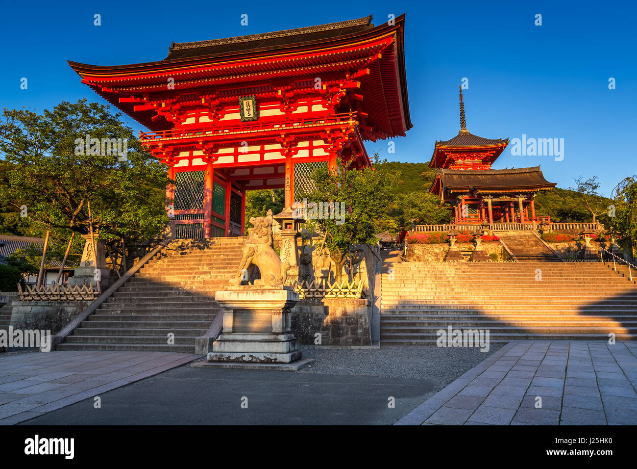 Otowa-san Temple Kiyomizu-dera en soirée, Kyoto, Japon Banque D'Images