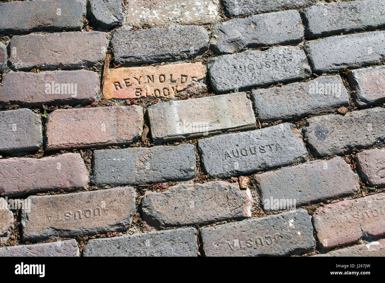 TAMPA, FLORIDE, États-Unis - 29 novembre 2003 : pavés de briques dans le centre de la vieille ville de la ville de Tampa, au Centro Ybor, Tampa, FL Banque D'Images