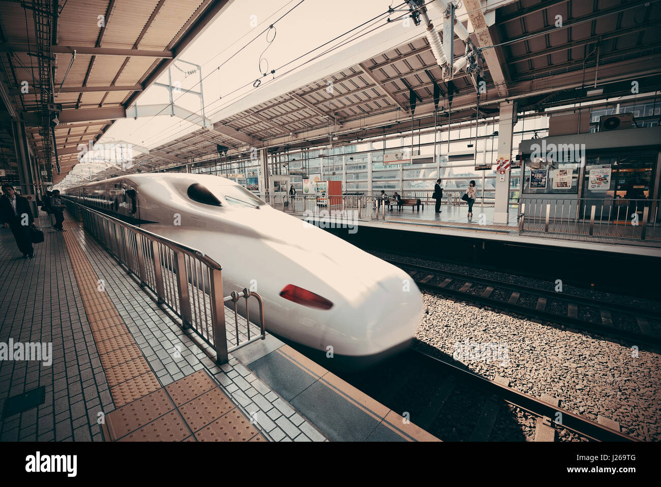 KYOTO, JAPON - 18 MAI : gare à l'extérieur le 18 mai 2013 à Kyoto. Ancienne capitale impériale du Japon depuis plus de mille ans, il a le Banque D'Images