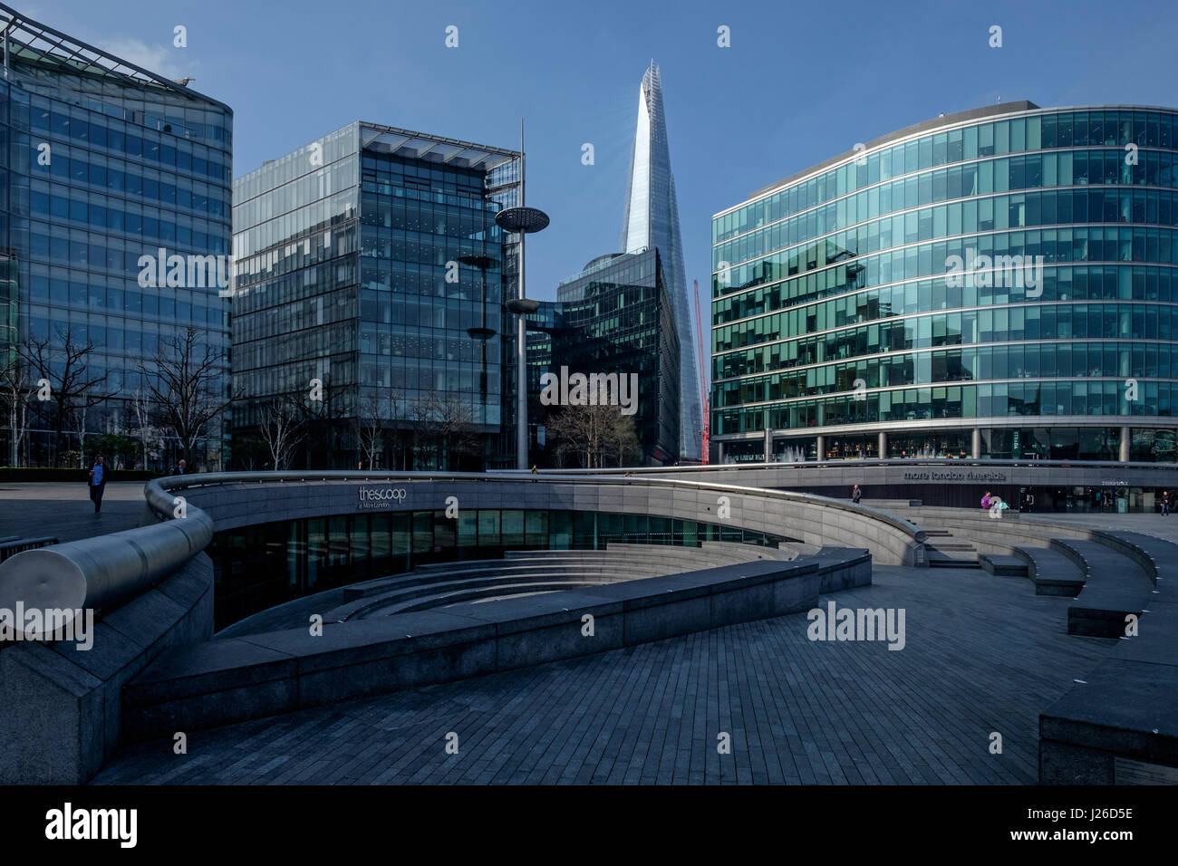 L'écope à la plus London Riverside development, Londres, Royaume-Uni, Europe Banque D'Images