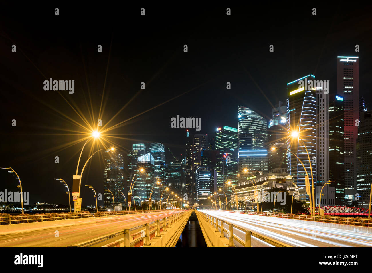 La ville de Singapour Marina Bay, des finances et du Commerce de la ville moderne de la zone de fond de nuit Banque D'Images