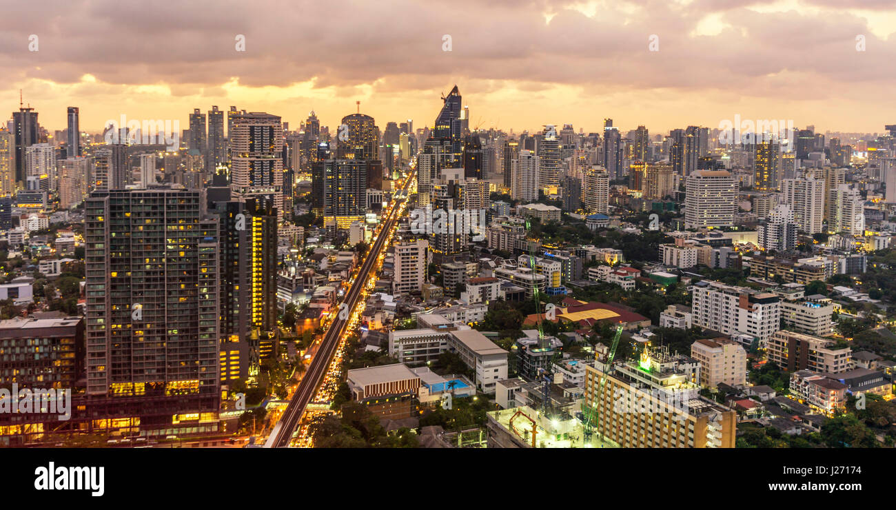 Vue depuis le bar sur le toit d'Octave, Marriot Hotel Sukhumvit, Skyline , view point, skybar, Lounge, bar, sur le toit, Bangkok, Thaïlande Banque D'Images