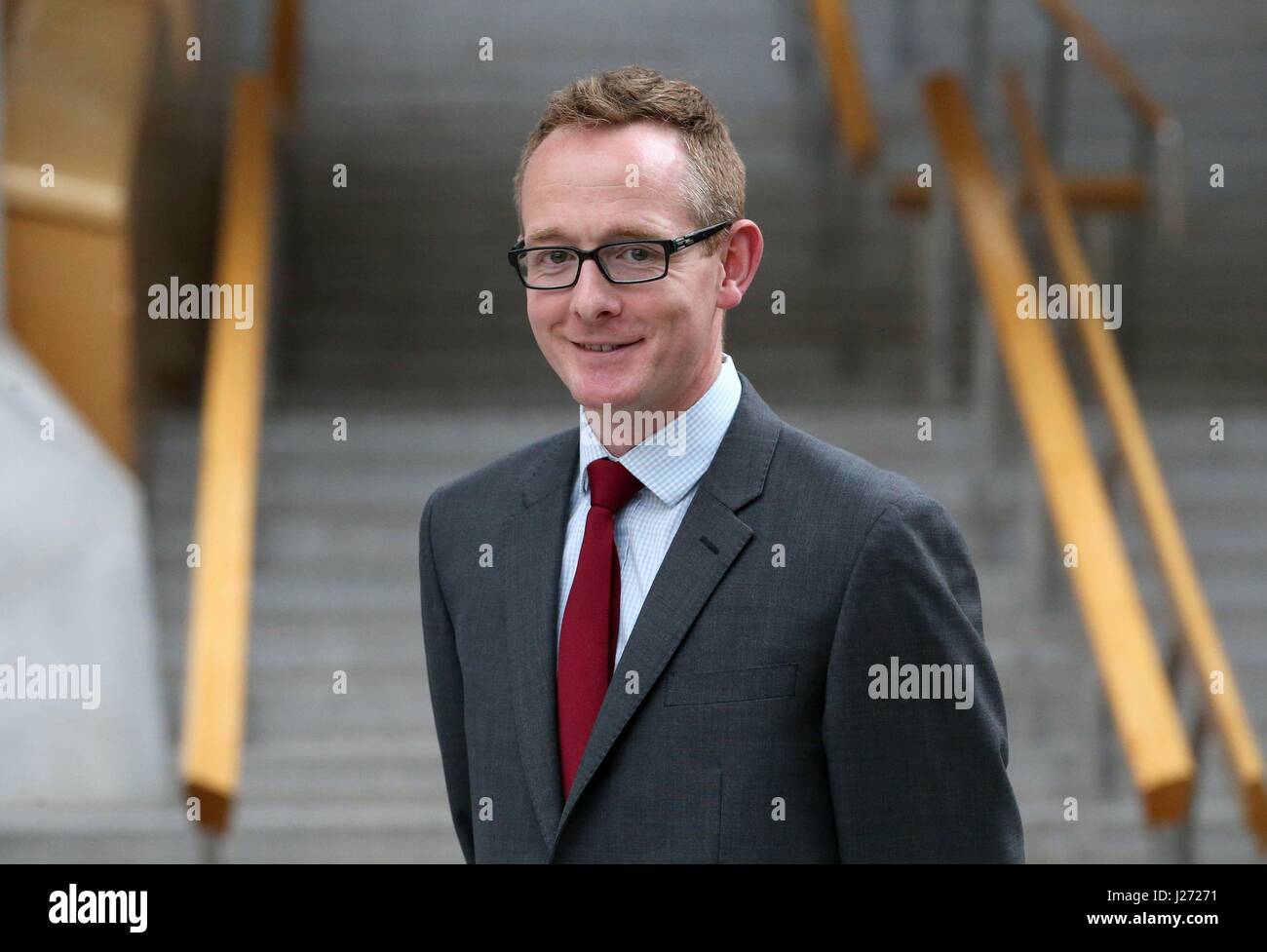 John Lamont, MSP pour l'Ettrick, Roxburgh et le Berwickshire dans les Scottish Borders, dans le jardin de hall à la Parlement écossais, après qu'il a annoncé qu il allait se retirer à Holyrood à se concentrer sur la lutte pour un siège à Westminster, contestent le Berwickshire, Roxburgh et Selkirk, circonscription qui couvre une grande partie de la même zone que son rôle actuel. Banque D'Images