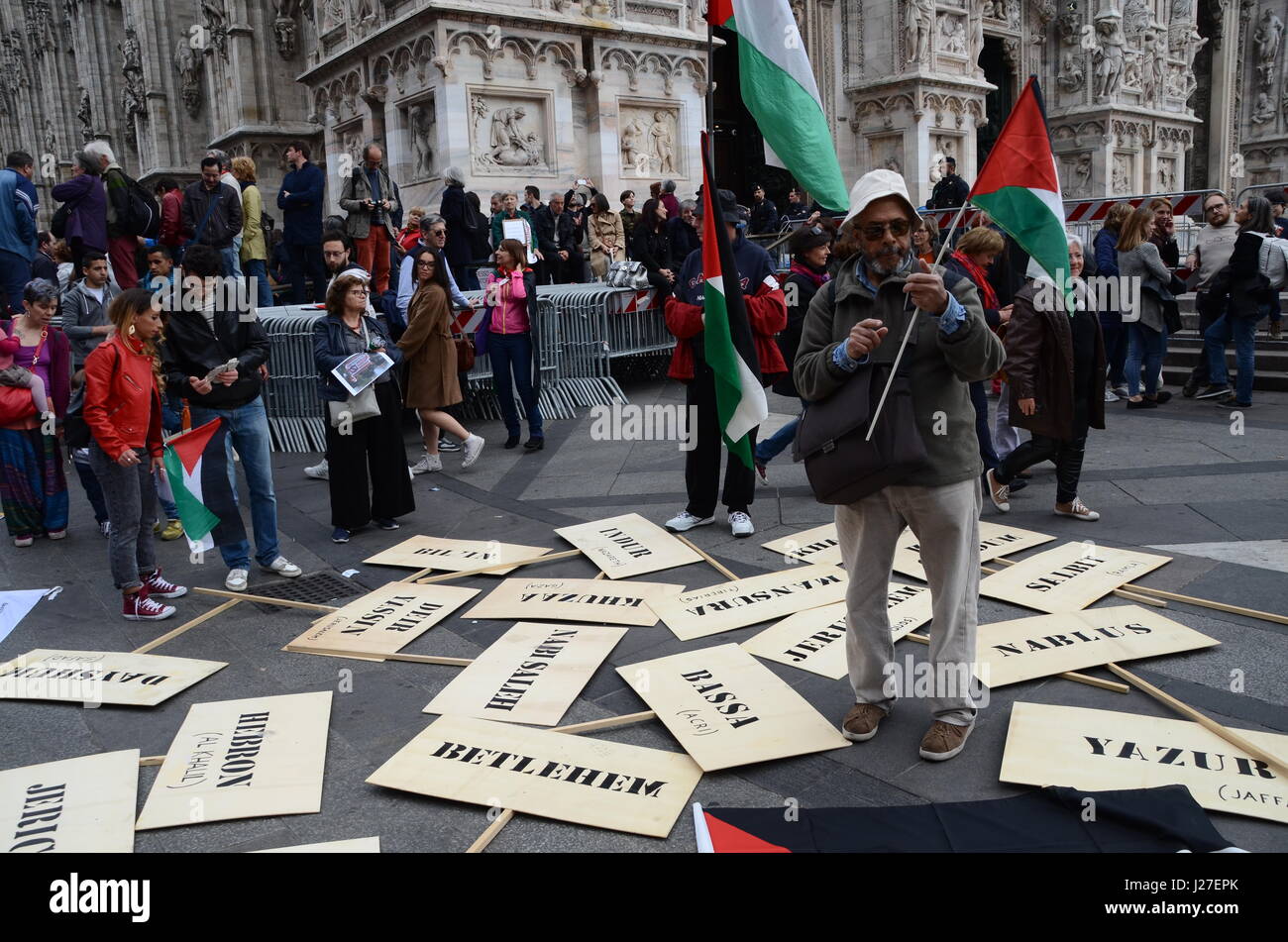 Milan, Italie. Apr 25, 2017. Le jour de la liberation des manifestations à Milan, Italie Crédit : Alexandre Rotenberg/Alamy Live News Banque D'Images