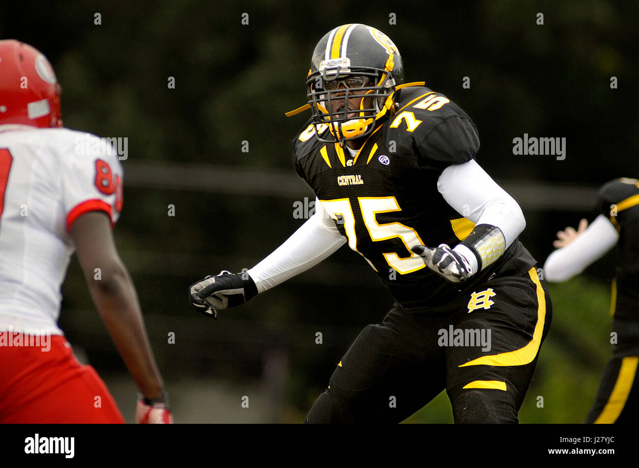 Ligne offensive de la Ligue nationale de football Prospect Roderick Johnson (75) est un joueur du lycée de Hazelwood Central High School. Banque D'Images