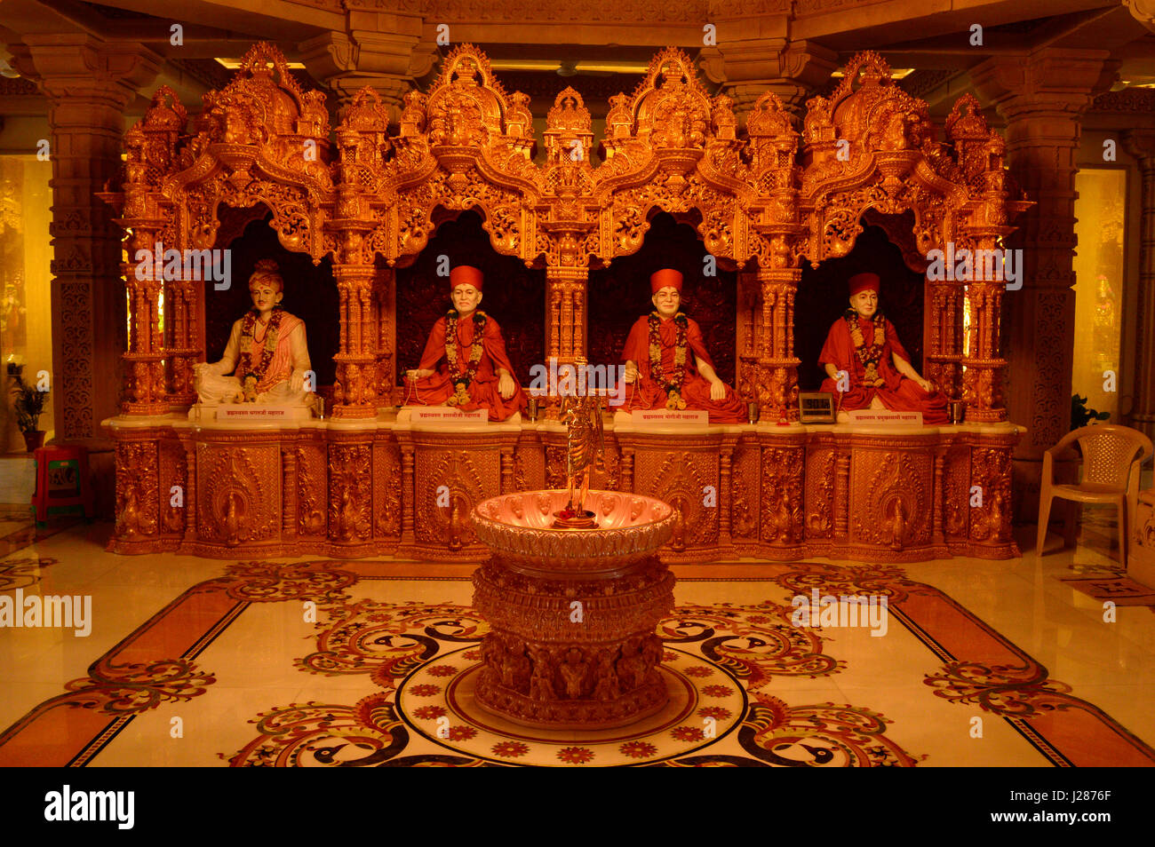 Déités dans Temple BAPS Shri Swaminarayan Mandir Pune Maharashtra Banque D'Images