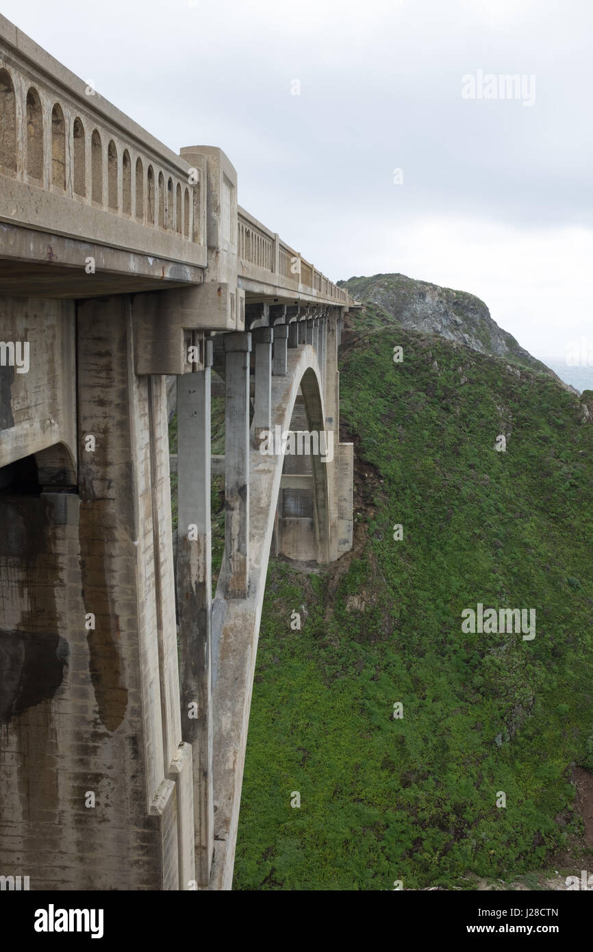 Vue côtière, la Pacific Coast Highway, Central Coast, Californie Banque D'Images