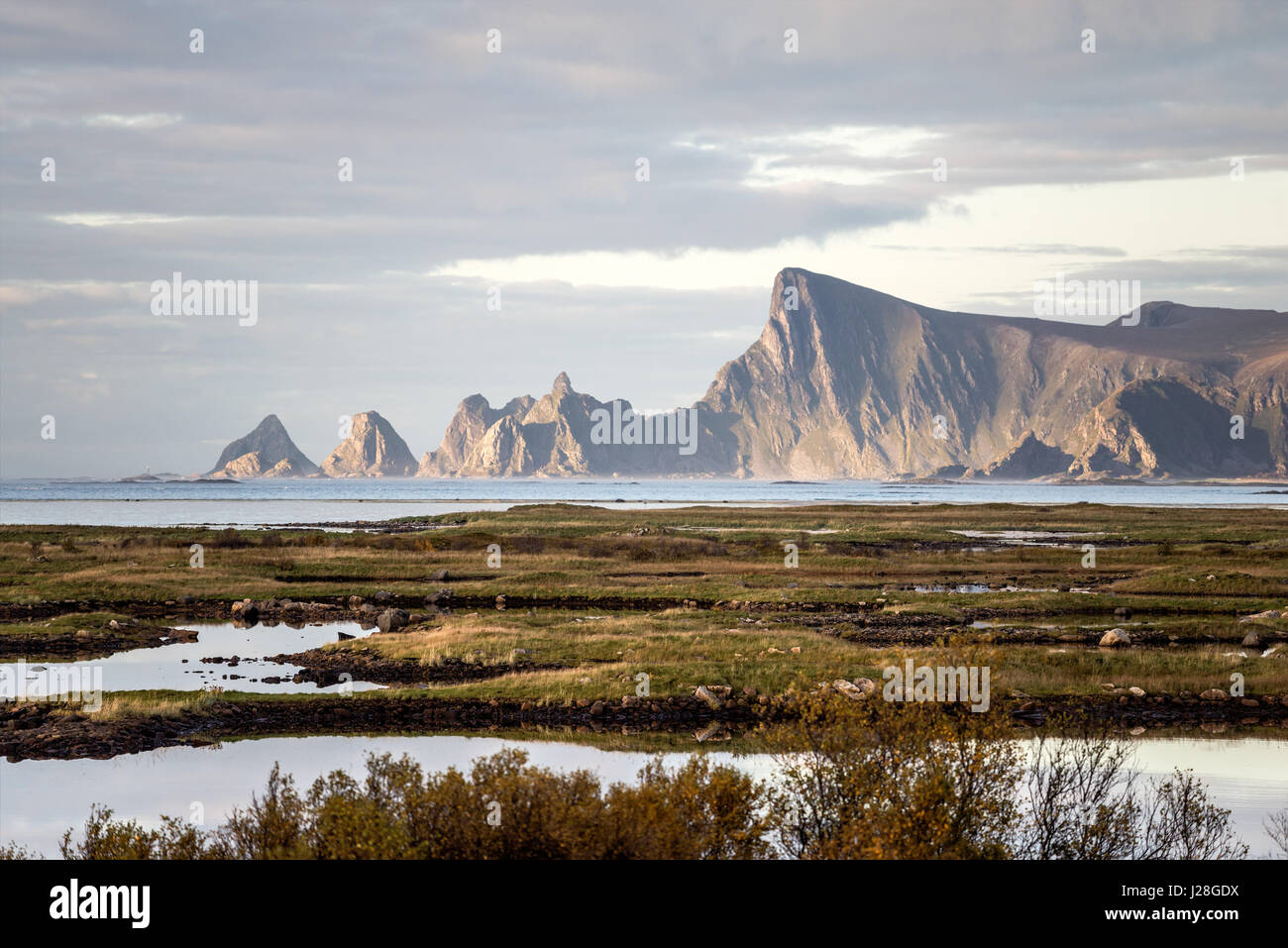 La Norvège, Nordland, Andøy, les remarquables montagnes à Bleik sur (d'Andøya Vesterålen sans petrole) Banque D'Images